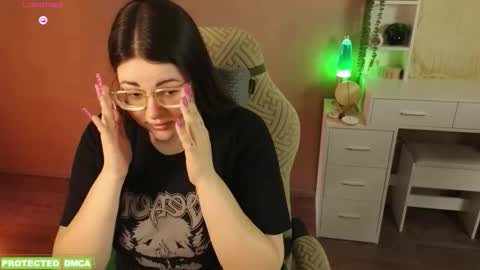 Snapshot of sunflower0907 chatting on February 22, 2026, 9:30 am Tina. Im topless model online show from February 22, 2026, 9:30 am