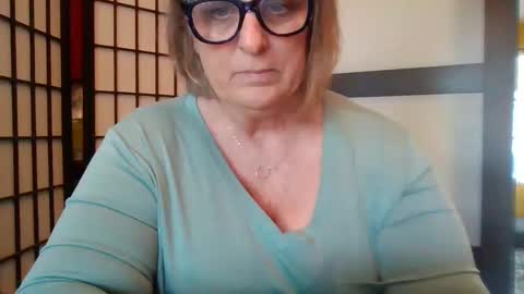 Snapshot of sunflower556 chatting on September 13, 2025, 8:30 pm Sunflower online show from September 13, 2025, 8:30 pm