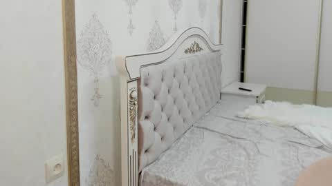 Vanessa online show from February 25, 2026, 5:17 am