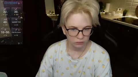 Snapshot of sunny_mood chatting on June 13, 2026, 5:49 am sunny mood online show from June 13, 2026, 5:49 am