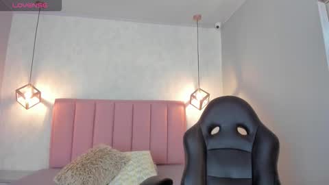  S U N N Y online show from November 8, 2025, 12:27 pm