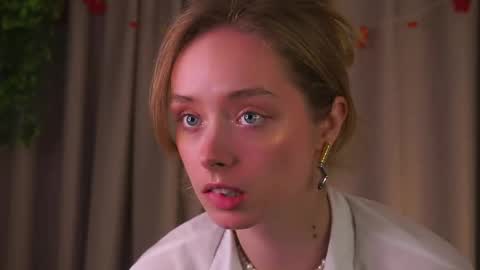 Helga online show from December 5, 2025, 12:08 am