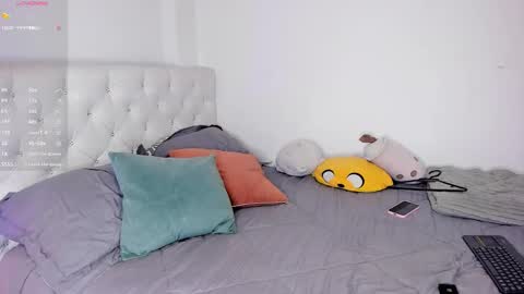 Snapshot of sunnymoonn_1 chatting on October 30, 2025, 4:03 am Sunnymoon online show from October 30, 2025, 4:03 am