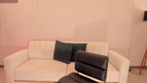 Snapshot of sunnyrivers_ chatting on January 4, 2025, 7:55 pm Sunny Rivers online show from January 4, 2025, 7:55 pm