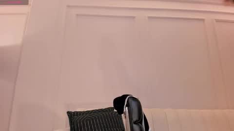 Snapshot of sunnyrivers_ chatting on January 24, 2025, 12:31 am Sunny Rivers online show from January 24, 2025, 12:31 am