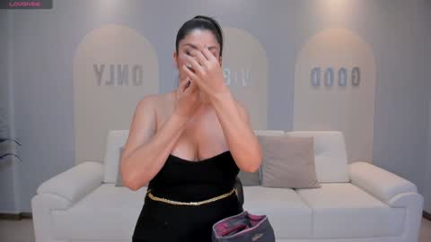 Snapshot of sunnyrivers_ chatting on February 5, 2025, 6:48 pm Sunny Rivers online show from February 5, 2025, 6:48 pm