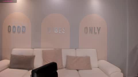 Snapshot of sunnyrivers_ chatting on February 6, 2025, 6:35 pm Sunny Rivers online show from February 6, 2025, 6:35 pm