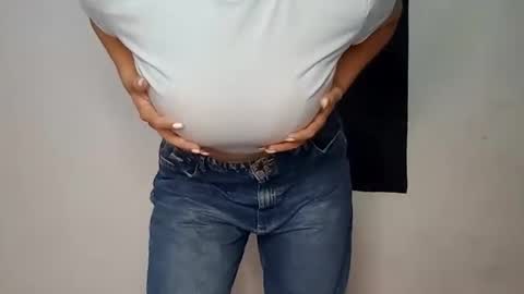 Annie online show from December 15, 2024, 2:41 am