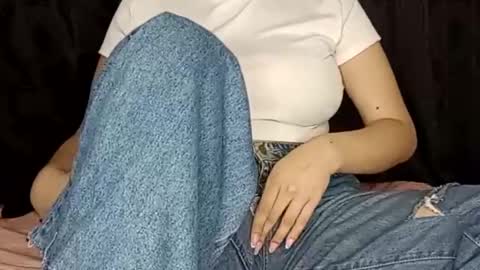 Annie online show from January 9, 2025, 8:44 pm