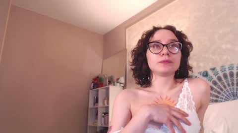 Hella online show from February 6, 2025, 6:35 pm