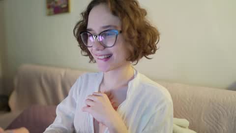 Hella online show from April 9, 2026, 1:16 am