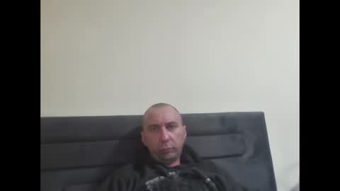 super42835015 online show from April 18, 2026, 5:06 pm