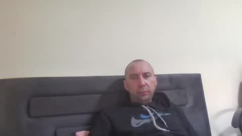 super42835015 online show from April 19, 2026, 4:17 pm