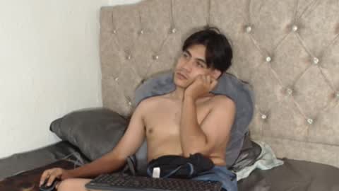 super_cute1 online show from December 1, 2025, 4:45 pm