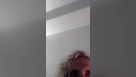 Snapshot of superdonemyway chatting on June 16, 2026, 5:43 am superdonemyway online show from June 16, 2026, 5:43 am