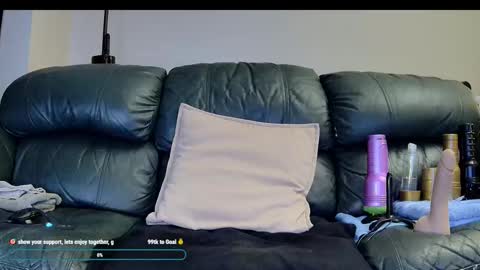 Thomas online show from December 21, 2025, 7:54 pm