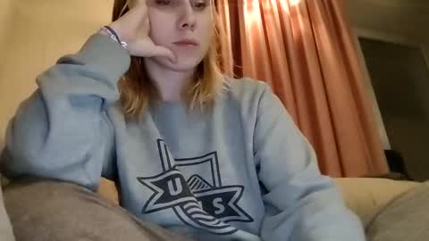 Snapshot of supereasyx chatting on January 14, 2025, 5:34 pm Annie online show from January 14, 2025, 5:34 pm