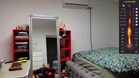 supermanboyxxl online show from December 5, 2024, 9:50 am