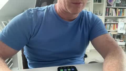 Snapshot of surfstar81 chatting on June 11, 2026, 10:02 am surfstar81 online show from June 11, 2026, 10:02 am