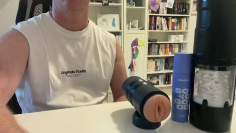 Snapshot of surfstar81 chatting on June 28, 2026, 8:31 am surfstar81 online show from June 28, 2026, 8:31 am