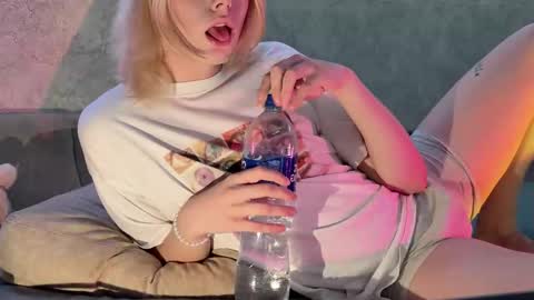 Snapshot of susan228 chatting on November 12, 2025, 9:36 pm Vladiva online show from November 12, 2025, 9:36 pm