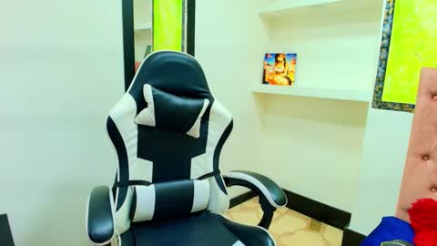 susan online show from November 14, 2025, 7:01 pm