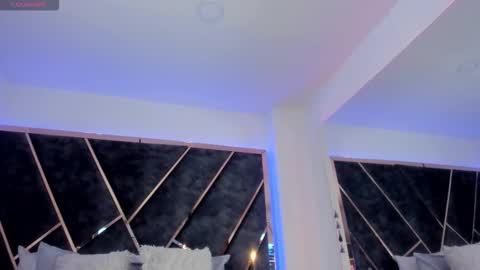 susanahenao online show from March 11, 2026, 6:03 pm