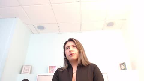 susanwilliams_ online show from February 7, 2026, 11:03 am