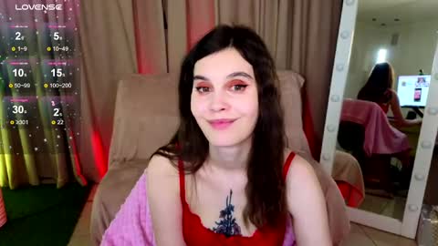 Snapshot of susiemorris chatting on February 19, 2025, 8:12 am Susie online show from February 19, 2025, 8:12 am