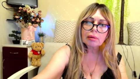 Snapshot of susiexnoreen chatting on June 27, 2026, 12:55 pm SusiexNoreen online show from June 27, 2026, 12:55 pm
