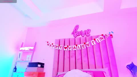 Sussan Nicole  online show from February 17, 2025, 6:15 pm