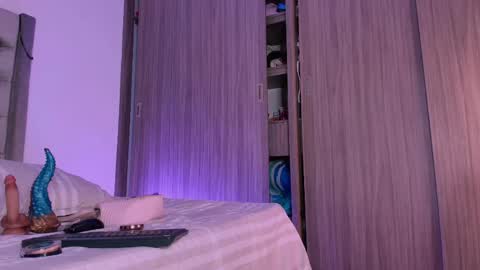 Andrea online show from April 18, 2026, 12:25 am