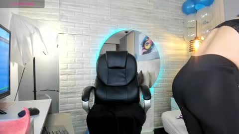 Snapshot of sussy__stone chatting on June 18, 2026, 11:58 am online show from June 18, 2026, 11:58 am
