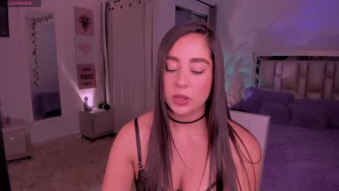 sussy_bell_ online show from May 13, 2026, 1:03 am