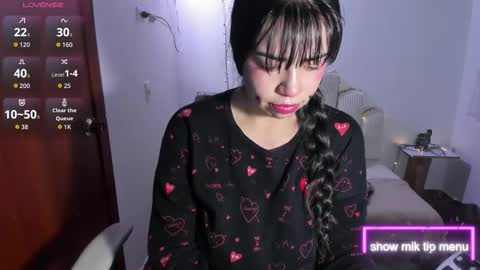 sussy_vanguash online show from September 16, 2025, 1:01 pm