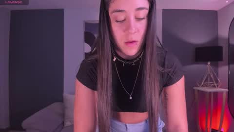 Snapshot of sussybell_ chatting on October 26, 2025, 5:19 pm Sussy Bell online show from October 26, 2025, 5:19 pm