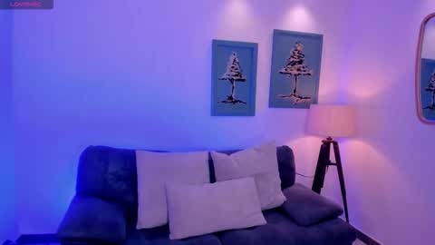 Snapshot of sussybell_ chatting on November 19, 2025, 7:36 pm Sussy Bell online show from November 19, 2025, 7:36 pm