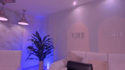 Snapshot of sussybell_ chatting on February 12, 2026, 3:01 am Sussy Bell online show from February 12, 2026, 3:01 am