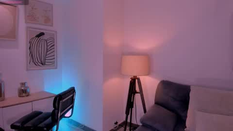 Snapshot of sussybell_ chatting on March 5, 2026, 2:40 am Sussy Bell online show from March 5, 2026, 2:40 am