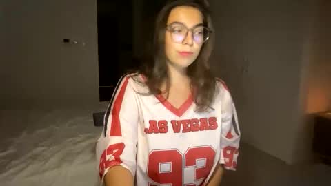 susyli online show from October 12, 2025, 3:44 pm