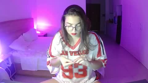 susyli online show from October 26, 2025, 4:02 pm