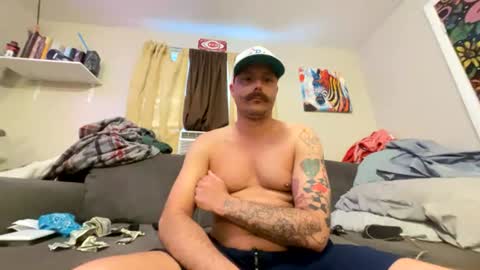 Snapshot of suttondereck chatting on June 30, 2026, 12:44 am suttondereck online show from June 30, 2026, 12:44 am