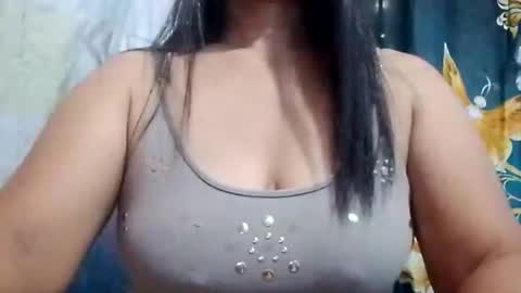 suzzie_hot online show from February 25, 2026, 9:02 pm