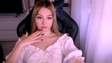 Snapshot of sweeet_baby0 chatting on October 27, 2025, 2:37 am Kate online show from October 27, 2025, 2:37 am