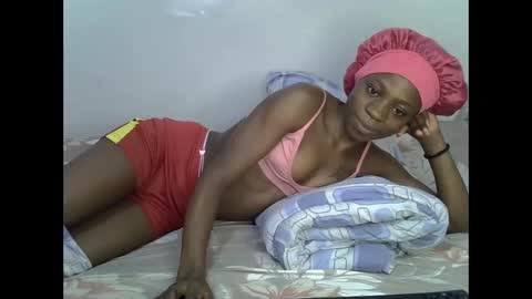 Snapshot of sweest_caster chatting on May 31, 2026, 10:33 pm Sweetest doll online show from May 31, 2026, 10:33 pm