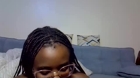 pixiee online show from December 5, 2025, 2:47 pm