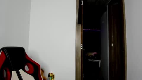 sweet__suck69bitch online show from March 1, 2025, 1:43 am