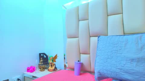 Amye  online show from October 21, 2025, 7:14 pm