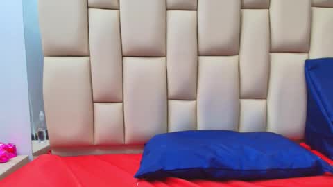 Amye  online show from November 18, 2025, 7:07 pm