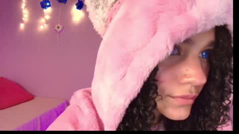 Snapshot of sweet_april2005 chatting on November 5, 2025, 1:55 pm April sweet online show from November 5, 2025, 1:55 pm